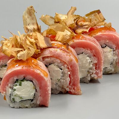 Ролл Опаленный тунец в Avokado sushibar по цене 740 ₽