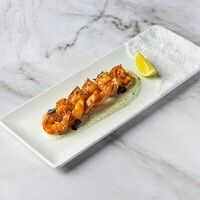 Жареные креветки с лаймово-кокосовым соусом в Хлеб и Вино
