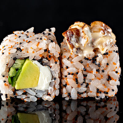 Ролл Угорь микс тобико в Джонга по цене 460 ₽