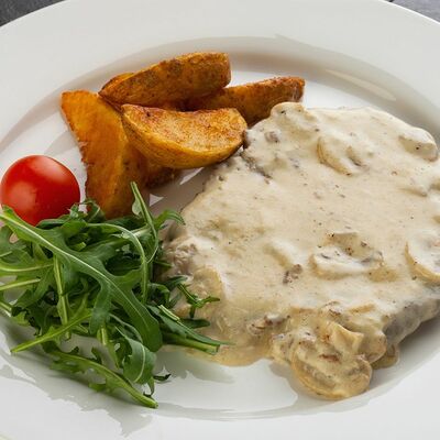 Говядина в сливочно-грибном соусе в Дача по цене 1035 ₽