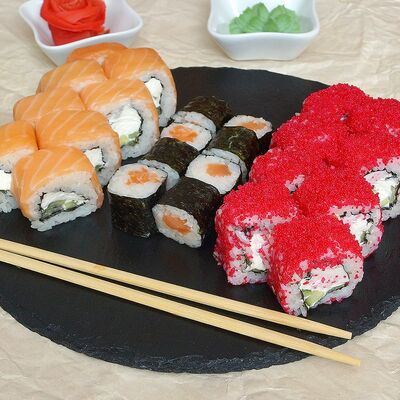 Набор холодных роллов Оранж в Суши-бар Тунец по цене 639