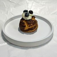 Пирожное Шу с карамелью в Papa cake