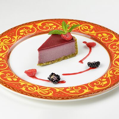 Ягодный чизкейкв Bistrot по цене 750 ₽