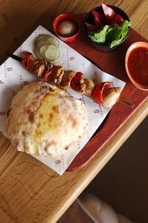 Открытая шаурма с курицей и мини питой в Maroon по цене 590 ₽