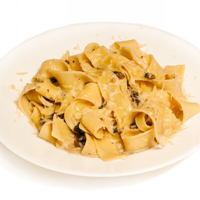 Феттучине с грибами и сыром в Абсолют по цене 560 ₽