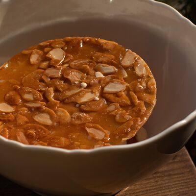 Майоркинский бисквит с миндальным кремом в Padron по цене 790 ₽