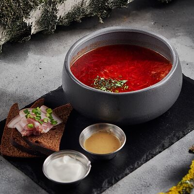 Борщ с говядиной в Гриль бар BQ по цене 490 ₽