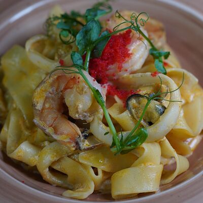 Паста Том Ям с морепродуктами в Рандеву по цене 810 ₽