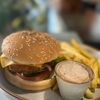 Бургер с курицей и картофелем фри в Vanana cafe по цене 640