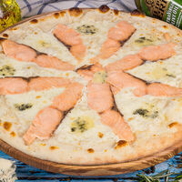 Пицца Аль сальмоне в Луиджи & Тосё