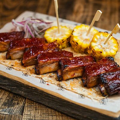 Копченые свиные ребра BBQ в Экспромт по цене 890 ₽