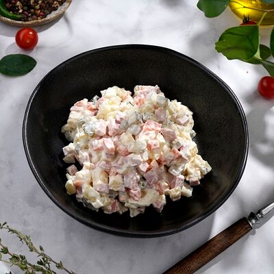 Салат Оливье в Петрушка по цене 264 ₽