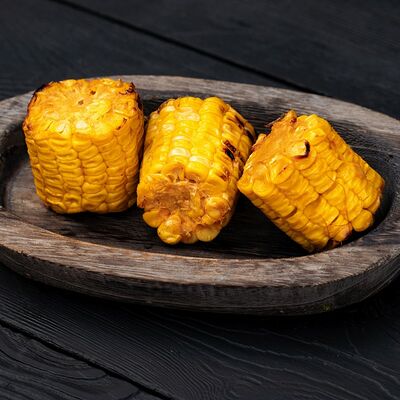 Кукуруза на мангале в УГОЛЬ&МЯСО по цене 423 ₽