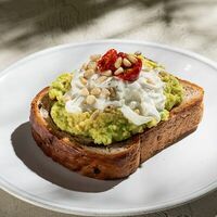 Гречишный тост с авокадо, страчателлой и кедровым орехом в Bake Up
