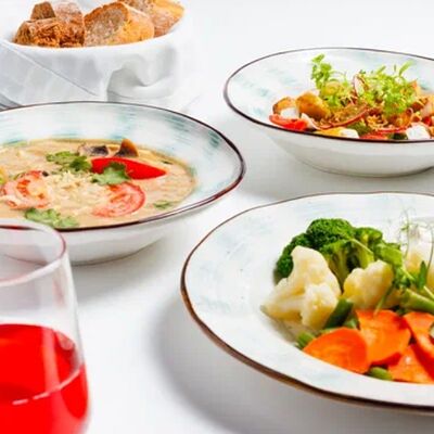 Куриное филе гриль с пенне и соусом тартар в Four по цене 460 ₽