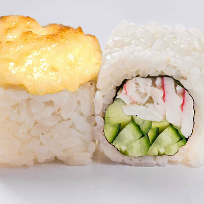 Запеченный Кани ролл в Bento суши по цене 395 ₽