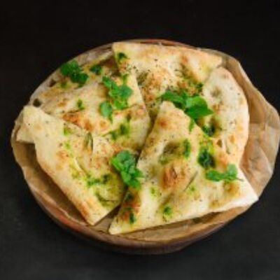 Фокачча с чесноком и розмарином в Интонация по цене 610 ₽