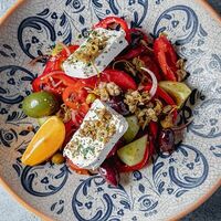 Салат Греческий с оливками каламата в Ткемали