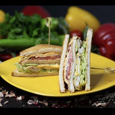 ХаоСендвич с Курицей в Восток запад по цене 520 ₽