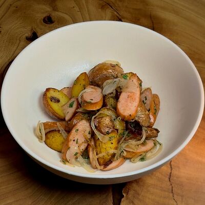 Мини картофель с колбасками в Pandora по цене 600 ₽