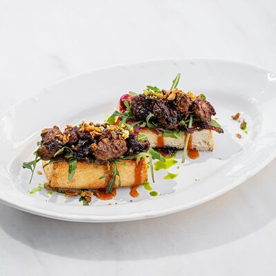 Бриошь с куриной печенью и руколой в Brasserie lambic по цене 576 ₽