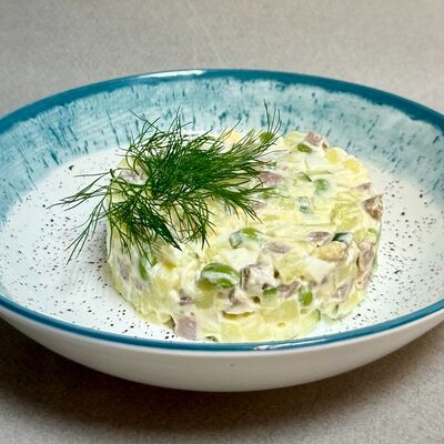 Оливье с телячьим языком в Оазис кафе по цене 450 ₽