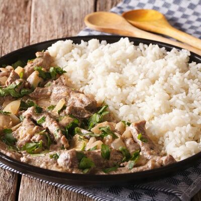 Куриная печень в сливочном соусе с рисом в Три печки по цене 460 ₽