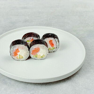 Лосось Авокадо (половина порции) в Мэджик ролл по цене 499 ₽