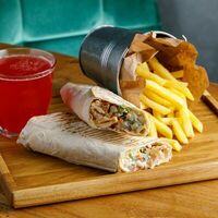 Макси-комбо с морсом в Shake bistro