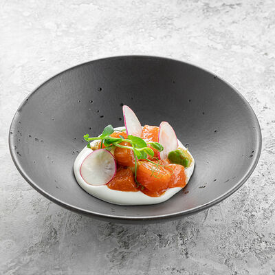 Тартар из лосося в Нектарин по цене 1100 ₽