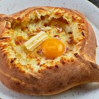 Хачапури по-аджарски в Rustaveli
