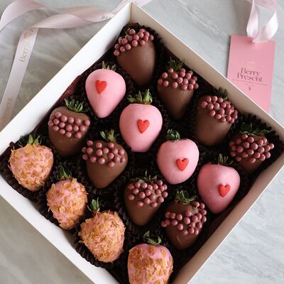 Клубника в шоколаде Набор Sweetв Berry Present по цене 2990 ₽