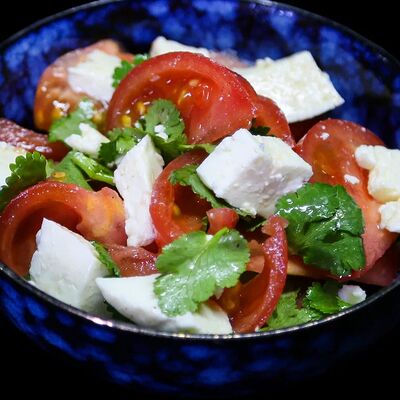 Салат с сыром в GQ по цене 520 ₽