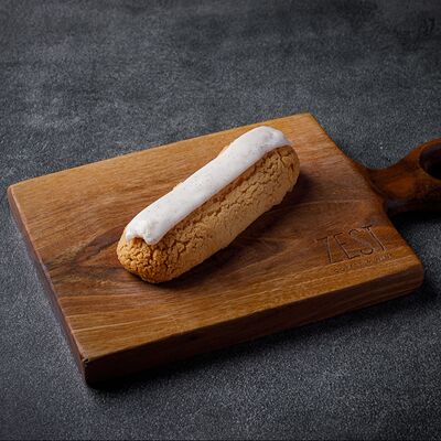 Эклер ванильный в Zest Coffee & Wine по цене 270 ₽