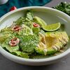 Салат с ромейном и авокадо в Пряности & Радости по цене 650