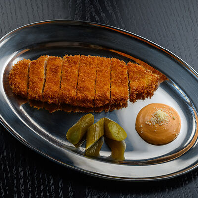 Шницель куриный с сырным соусом в Шалом Берман по цене 490 ₽