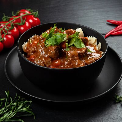 Гуляш с макаронами в Хаус Мафия по цене 350 ₽