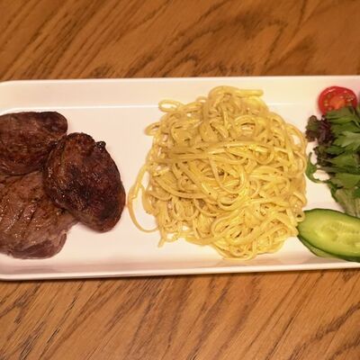 Медальоны в сливочном соусе в Мастер Донер по цене 4800 ₸