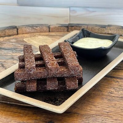 Чесночные гренки в Valhalla по цене 330 ₽