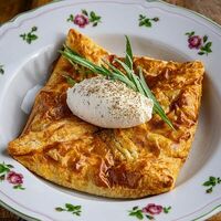Пеновани с томлеными щечками и муссом в MANANA