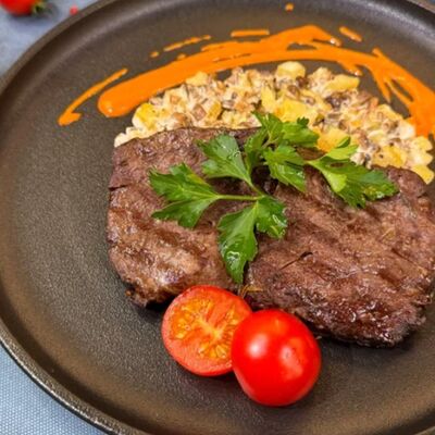 Медальоны из говяжьей вырезкив ШУМАН по цене 1350 ₽