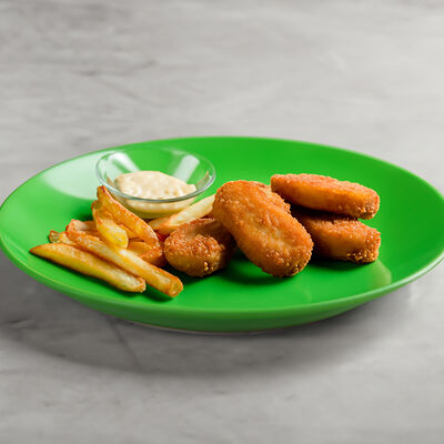 Куриные наггетсы с картофелем фри в Русская усадьба по цене 540 ₽