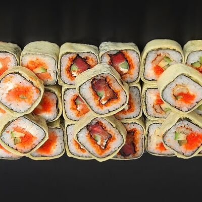 Горячее трио (три теплых ролла) в Хинкали Рулят по цене 2550 ₽