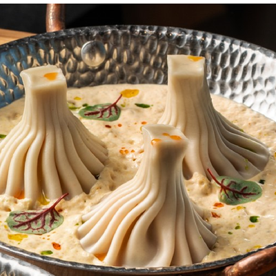 Хинкали с сырным соусом в ЮжанеГорожане по цене 678 ₽