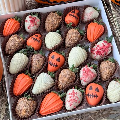 Клубника в шоколаде набор Вкус Хэллоуина в Клубника в шоколаде Simple Berry по цене 5490 ₽