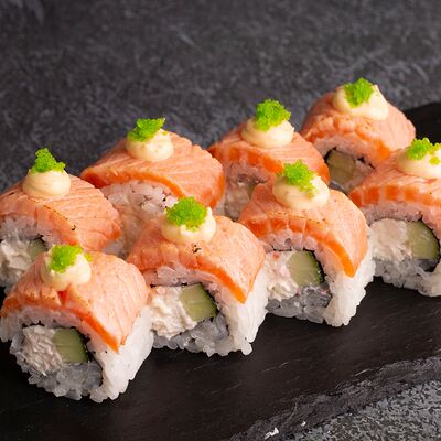 Опалённый лососьв BaoMi Sushi по цене 650 ₽