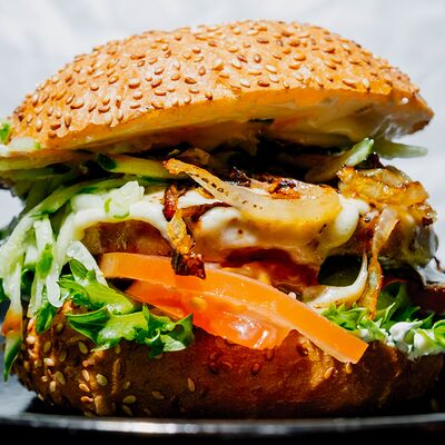 Бургер куриный с добавлением уточки в Swede по цене 589 ₽