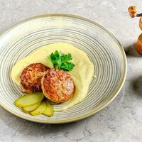 Куриные котлеты с моцареллой в Buonamici