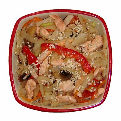 Удон с лососем в Sushiwoker по цене 580 ₽