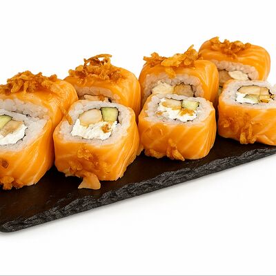 Ролл с лососем, креветкой и луком фри в Всем Своим по цене 550 ₽